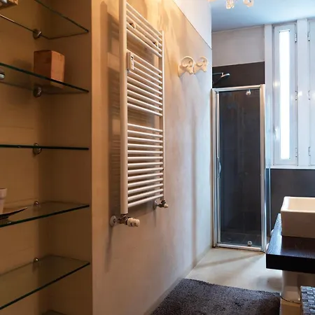 Youhosty - De Predis 7 Apartment